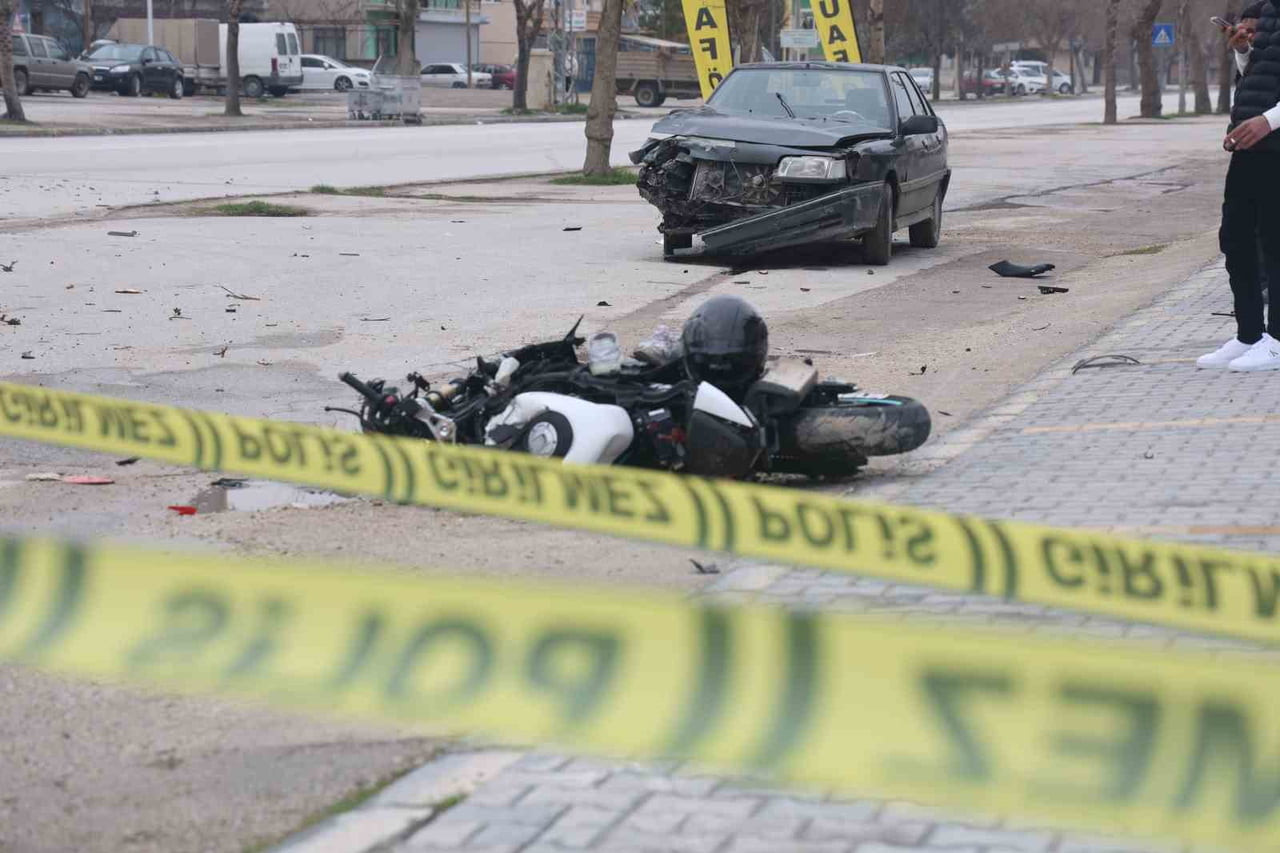 KONYA'DA POLİS SORUMLULUK BÖLGESİNDE, MART AYINDA BİN 498 TRAFİK KAZASI MEYDANA GELDİ. KAZALARDA 3...