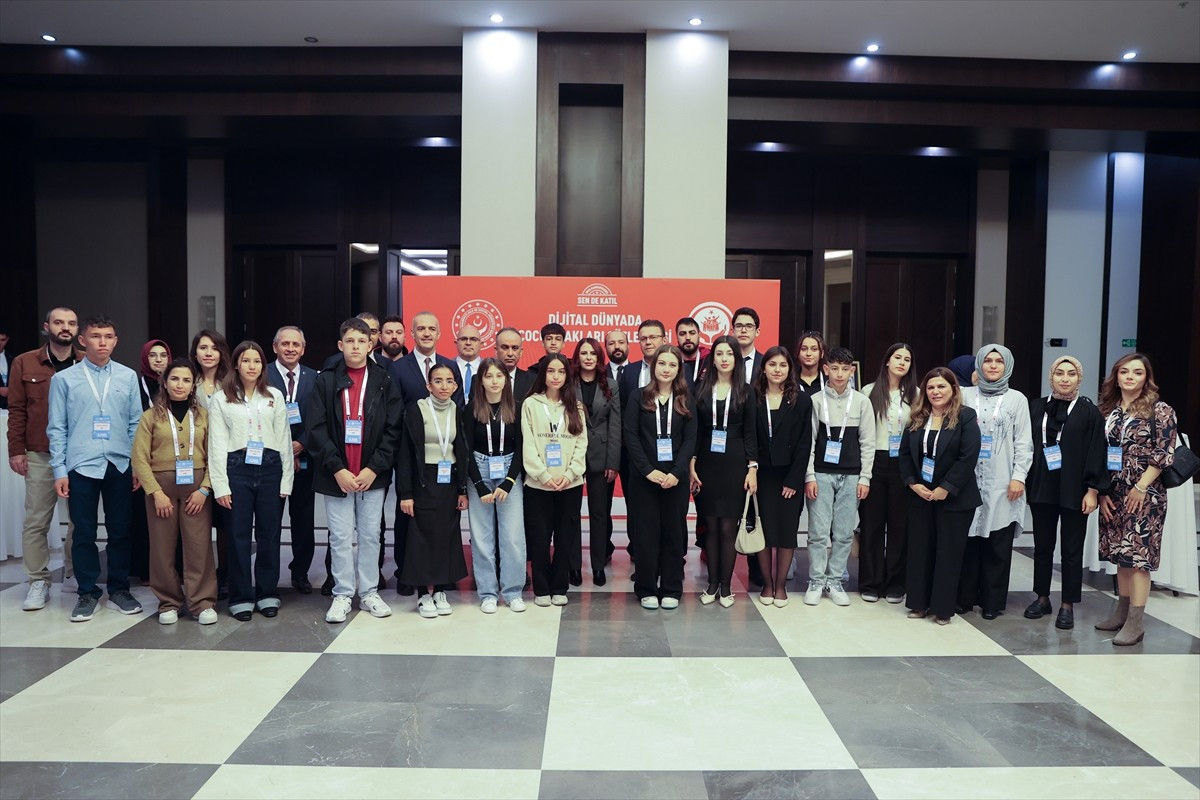 Konya'da "26. Ulusal Çocuk Forumu" İç Anadolu Bölgesi'ndeki 12 ilden çocukların katılımıyla...