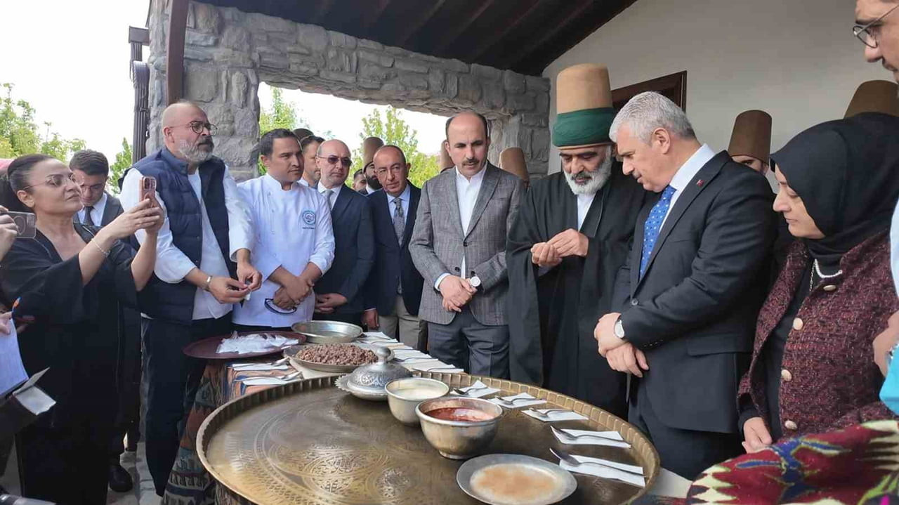 KONYA'DA TÜRK MUTFAĞININ SAHİP OLDUĞU KADİM VE SÜRDÜRÜLEBİLİR MUTFAK KÜLTÜRÜNÜN GENİŞ KİTLELERLE...