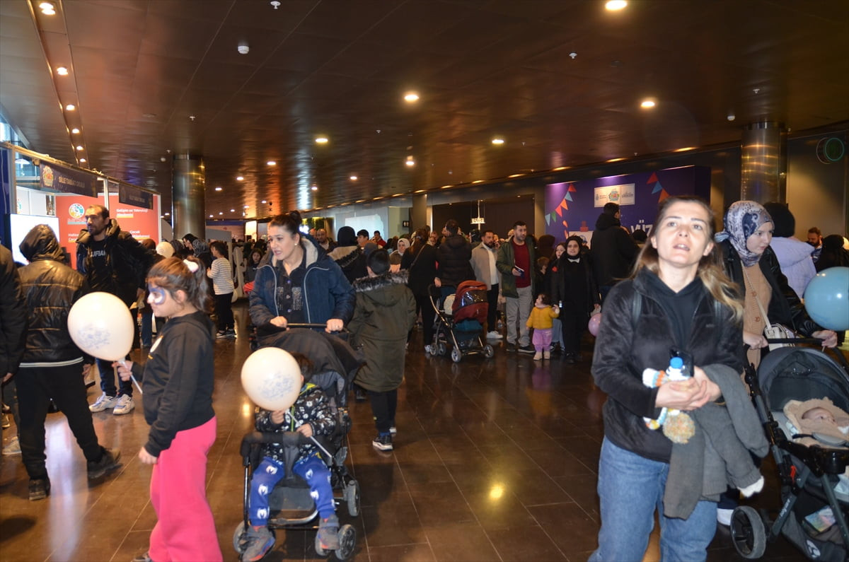 Konya'da üç ayların başlangıcını müjdeleyen geleneksel "şivlilik" etkinlikleri kapsamında...