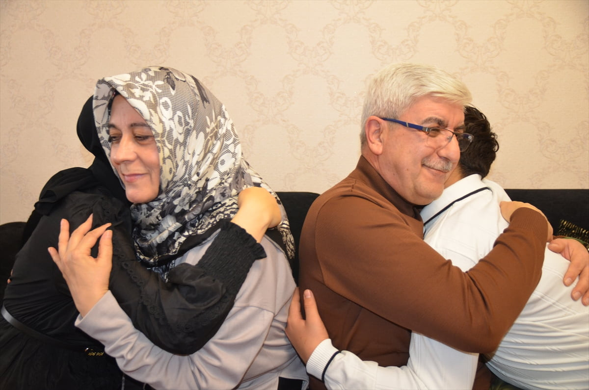 Konya'da yaşayan Meliha ve Faruk Küçükkömürler çifti, iki kardeşe gönüllerini açtıktan sonra...