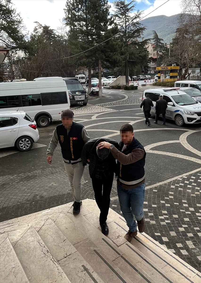 Konya'nın Akşehir ilçesinde uyuşturucuyla yakalanan zanlı tutuklandı.