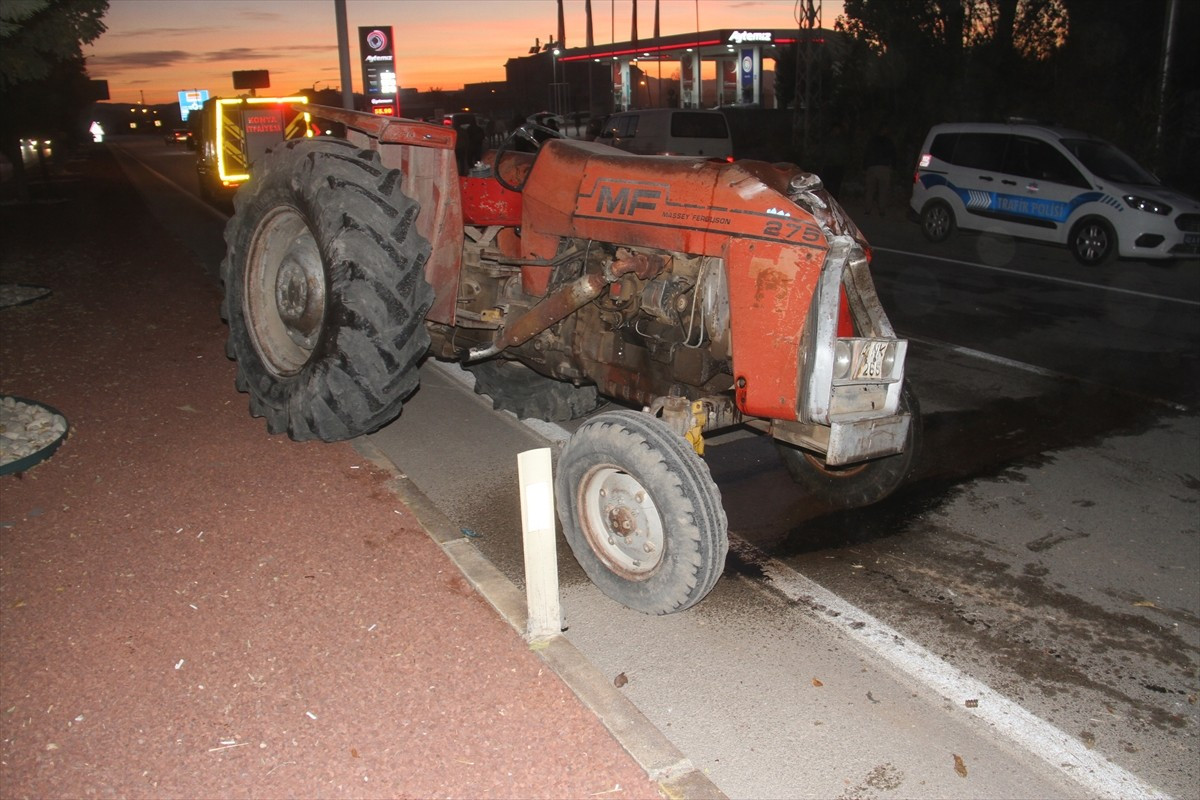 Konya'nın Beyşehir ilçesinde traktörle otomobilin çarpıştığı kazada 2 kişi yaralandı.