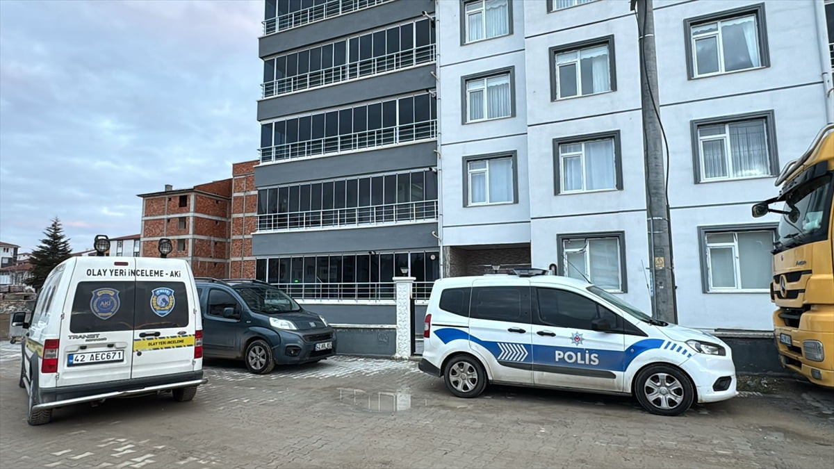 Konya'nın Kulu ilçesinde yalnız yaşayan 59 yaşındaki veteriner hekim evinde ölü bulundu. Ekipler...