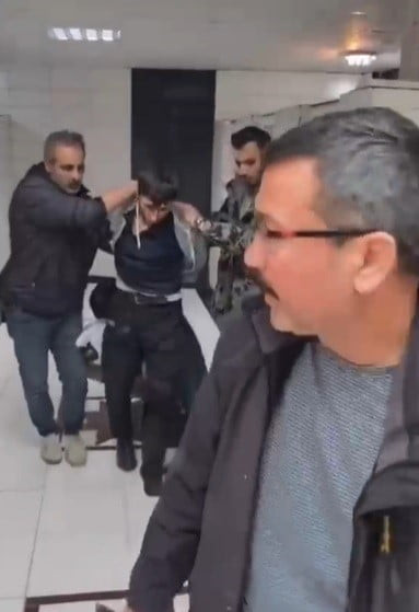 KONYA’DA HAKKINDA FARKLI SUÇLARDAN 15 YIL KESİNLEŞMİŞ HAPİS CEZASI BULUNAN Ö.G, POLİS EKİPLERİNİN...