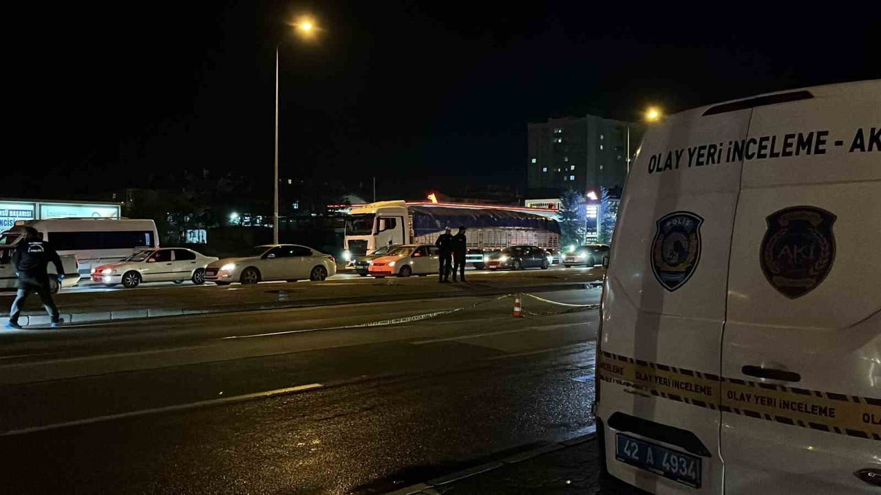 KONYA’DA OTOMOBİLİN YAYAYA ÇARPMASI SONUCU 1 KİŞİ HAYATINI KAYBETTİ.