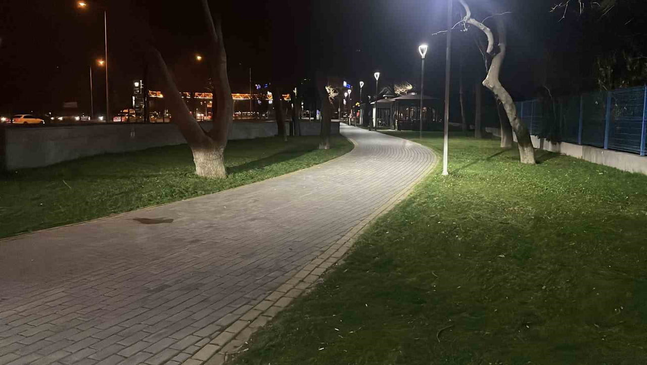 KONYA’DA PARKTA OTURAN İKİ GRUP ARASINA ÇIKAN KAVGADA ÜÇ KİŞİ BIÇAKLANARAK YARALANDI. YARALILAR...