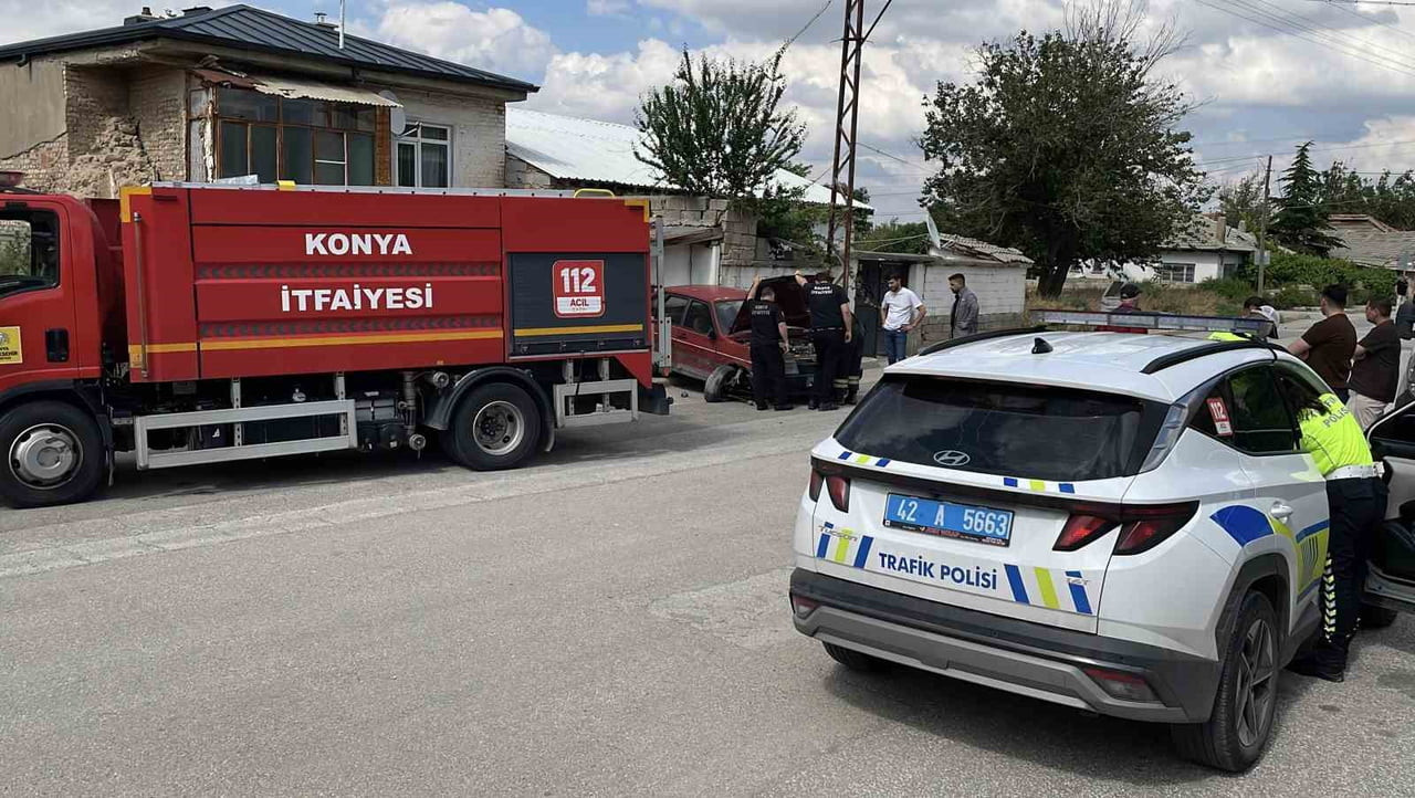 KONYA’DA RUTİN TRAFİK UYGULAMASI YAPAN EKİPLERİ FARK EDEN SÜRÜCÜ, GERİ GERİ KAÇMAYA ÇALIŞTIĞI...