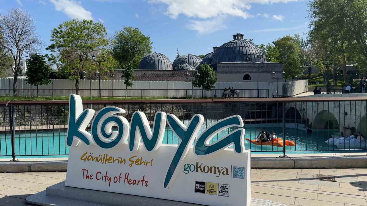KONYA’DA SICAK HAVAYI FIRSAT BİLEN VATANDAŞLAR BAŞTA MERAM BAĞLARI OLMAK ÜZERE PARKLARA VE PİKNİK...