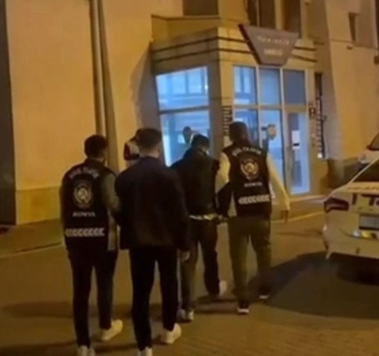 KONYA’DA TRAFİK EKİPLERİNİN TAKİBİ SONUCU YAKALANAN VE TRAFİKTE YARIŞ YAPARAK DİĞER SÜRÜCULERİN...