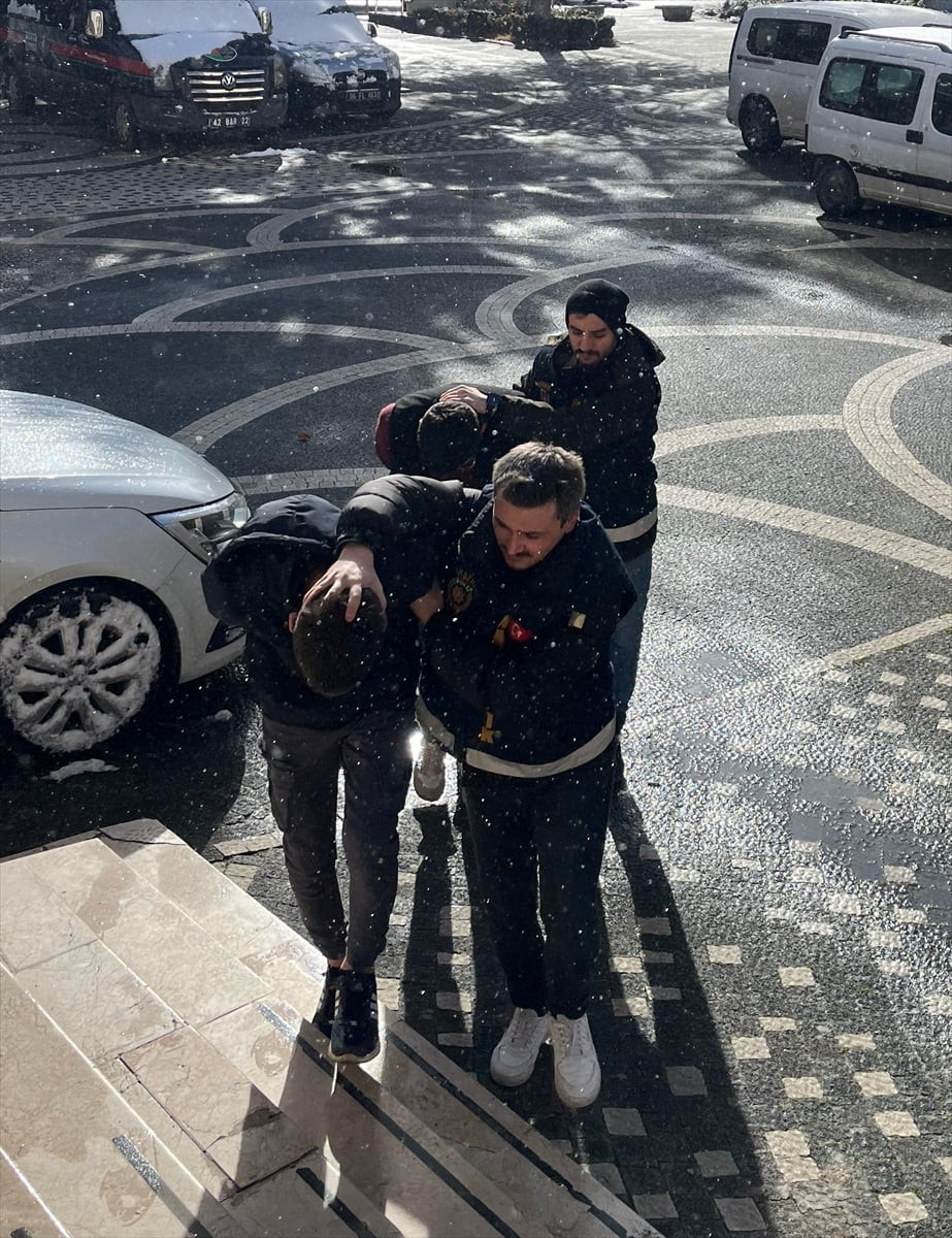 Konya’nın Akşehir ilçesinde düzenlenen uyuşturucu operasyonunda 2 şüpheli tutuklandı.