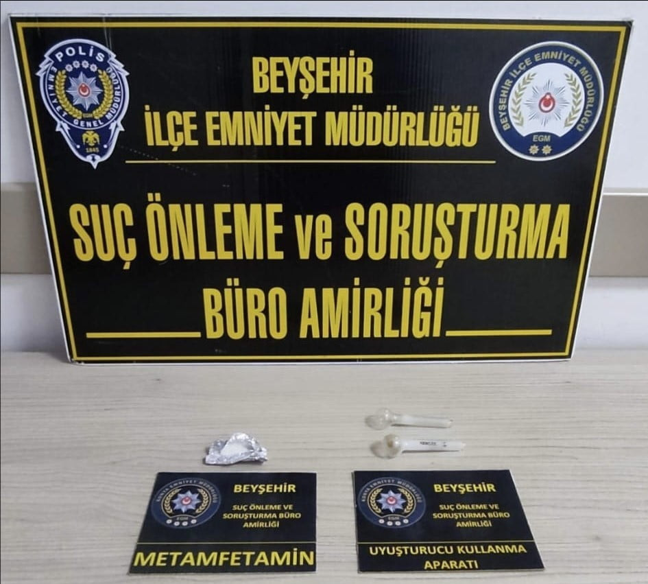 KONYA’NIN BEYŞEHİR İLÇESİNDE, BEYŞEHİR İLÇE EMNİYET MÜDÜRLÜĞÜ EKİPLERİNCE DÜZENLENEN UYUŞTURUCU...