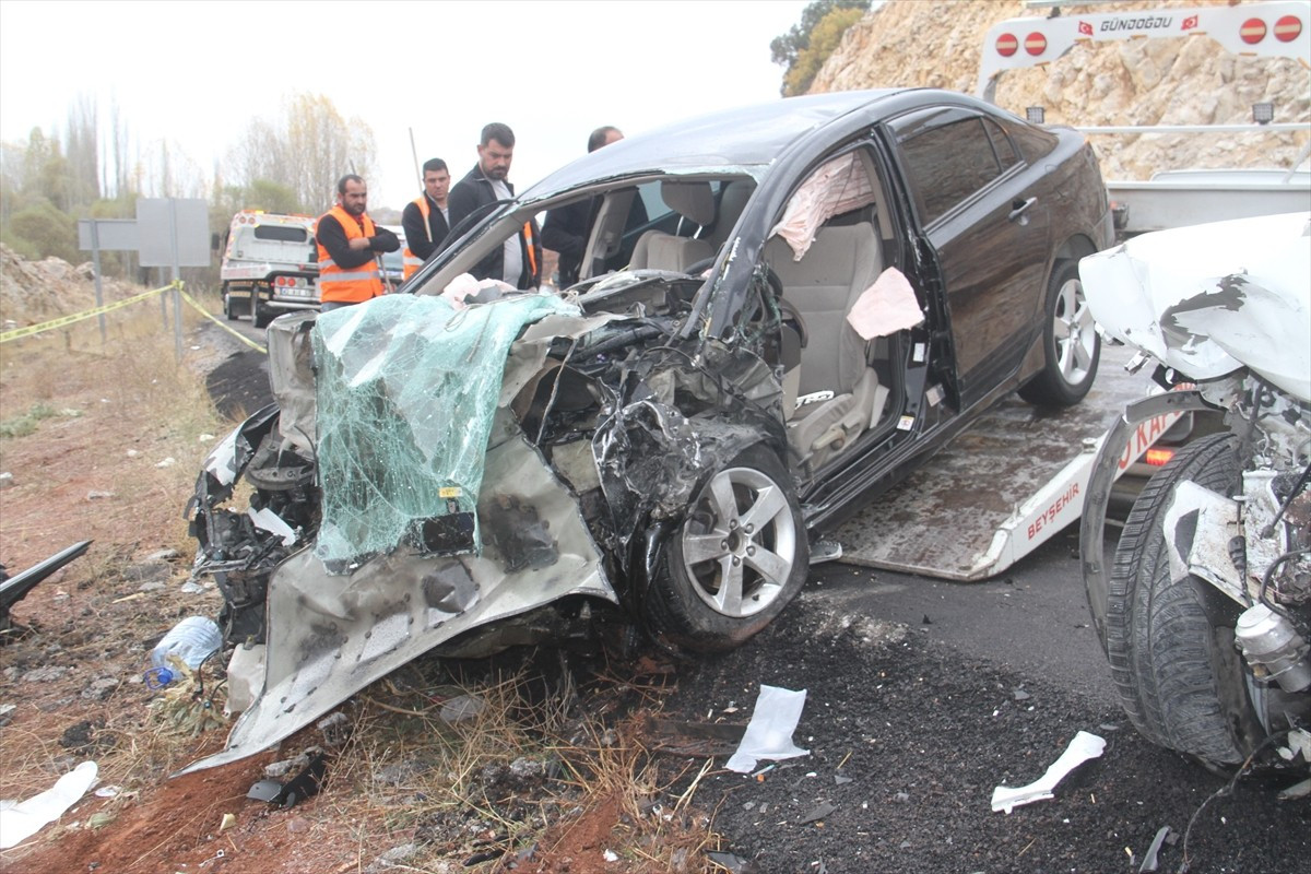 Konya’nın Beyşehir ilçesinde meydana gelen trafik kazasında 1 kişi öldü, 3 kişi...