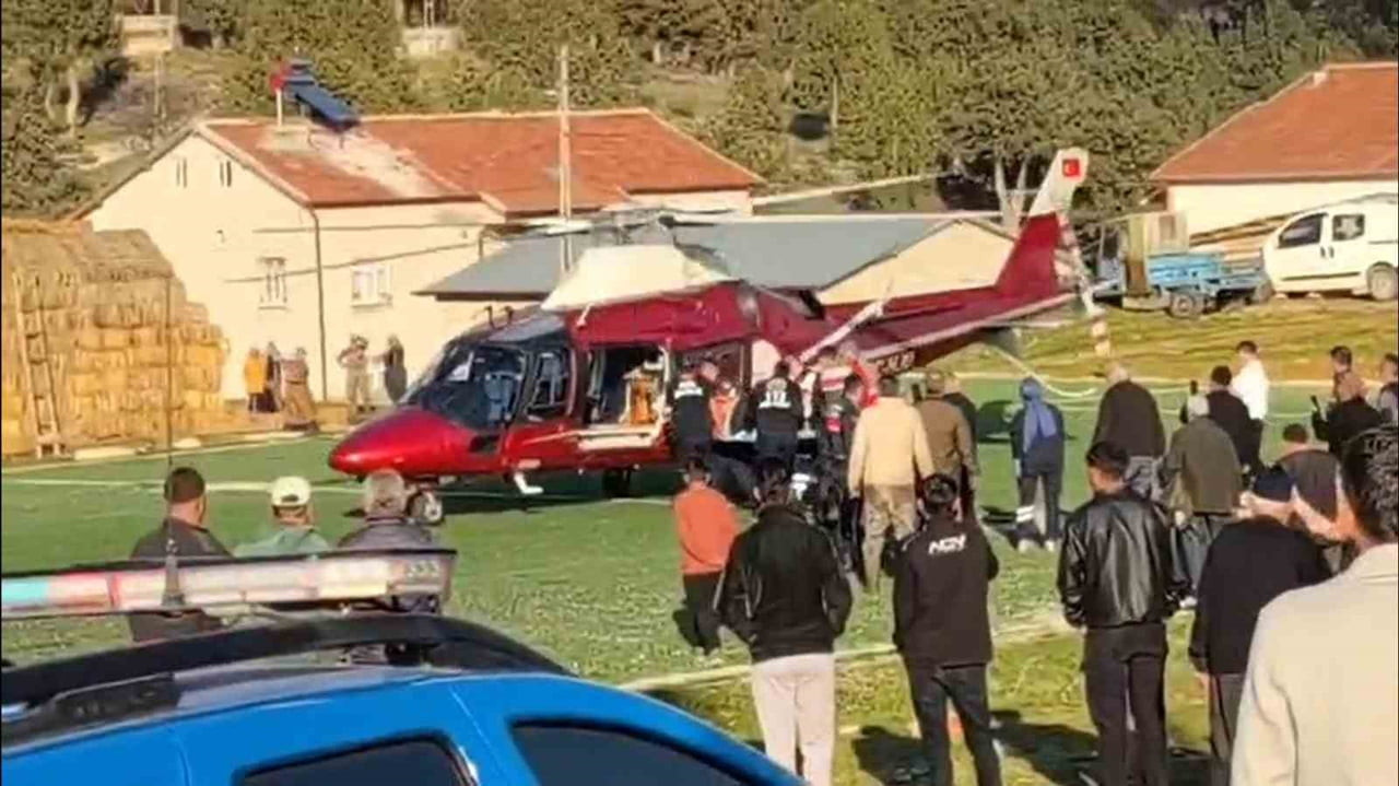 KONYA’NIN BOZKIR İLÇESİNDE MEYDANA GELEN KAZADA, TARIM ARACINA BACAĞINI KAPTIRAN GENÇ, OLAY YERİNE...