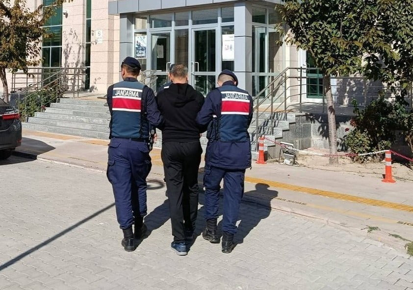 KONYA’NIN ÇUMRA İLÇESİNDE YABANCI UYRUKLU ŞAHISLAR ARASINDA ÇIKAN SİLAHLI KAVGADA 1 KİŞİ HAYATINI...