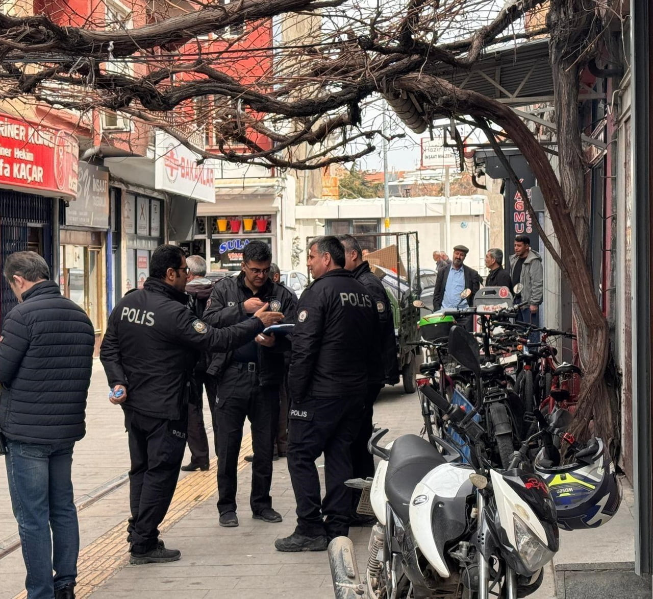 KONYA’NIN EREĞLİ İLÇESİNDE EMEKLİ ZABITA MEMURU, KALDIĞI PANSİYON ODASINDA HAYATINI KAYBETMİŞ...