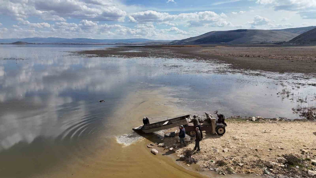 KONYA’NIN ILGIN İLÇESİNDE BULUNAN VE YAKLAŞIK 27 KİLOMETREKARELİK ALANA SAHİP TEKTONİK KÖKENLİ...