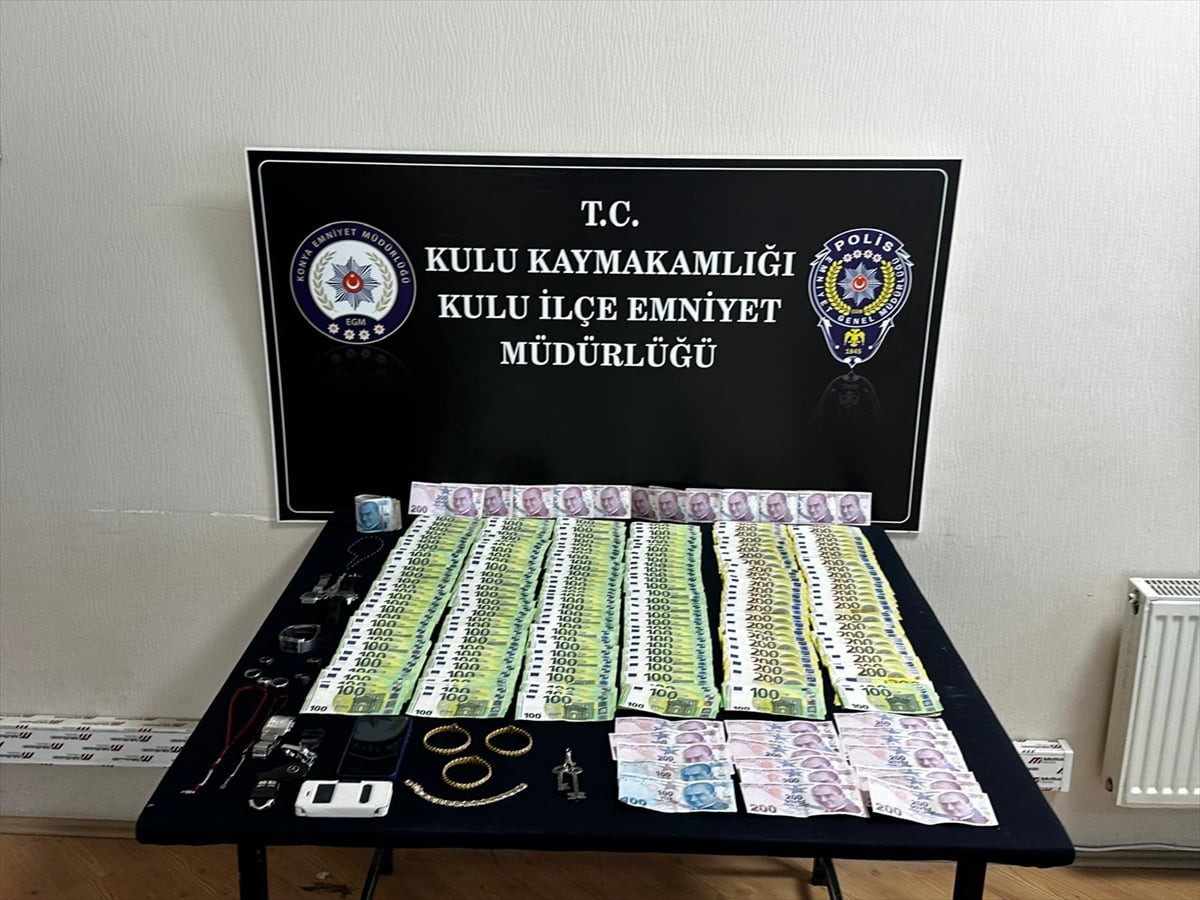 Konya’nın Kulu ilçesinde hırsızlık yapan zanlı Aksaray'da gözaltına alındı. Zanlının çantasında...