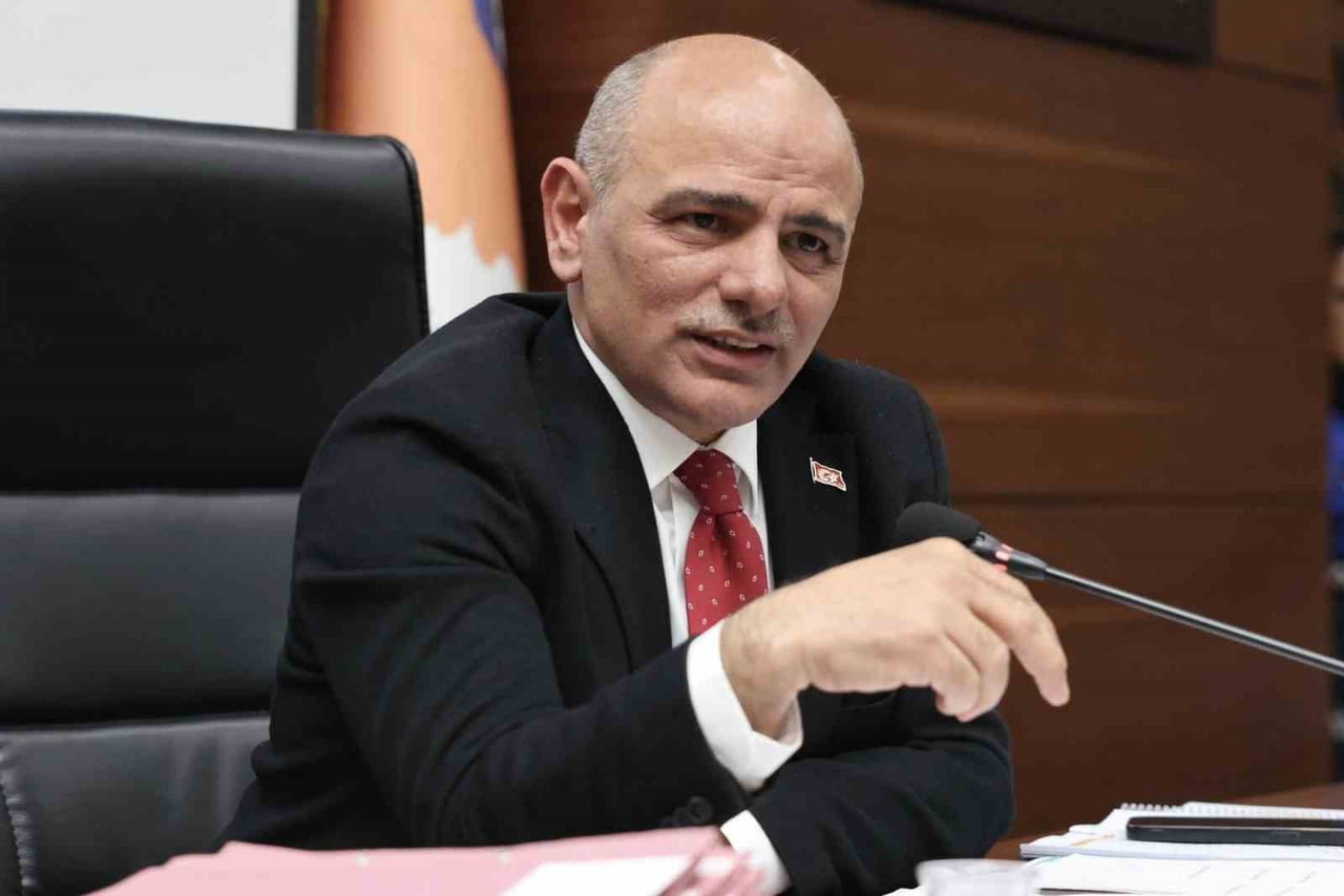 KÖRFEZ BELEDİYESİ’NİN SON MECLİS TOPLANTISINDA GÜNDEME GETİRİLEN "2 BİN 450 TL’YE ÇİKOLATA...