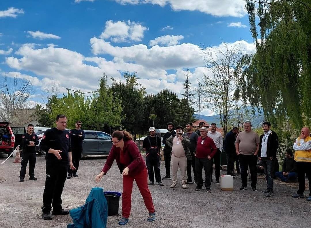 KORKUTELİ DEVLET HASTANESİNDE ANTALYA BÜYÜKŞEHİR BELEDİYESİ İTFAİYE EKİPLERİNCE MUHTEMEL YANGIN...