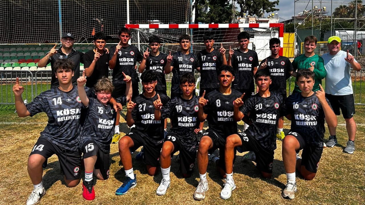 KÖŞK BELEDİYE DOĞANSPOR HENTBOL TAKIMI TÜRKİYE BİRİNCİSİ OLDU