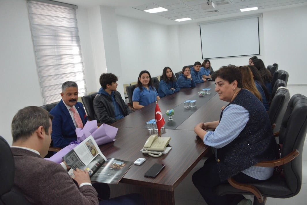 KÖYCEĞİZ’DE ÖĞRENCİLER ‘MAVİ MÜREKKEP’ ADLI DERGİ ÇIKARDI