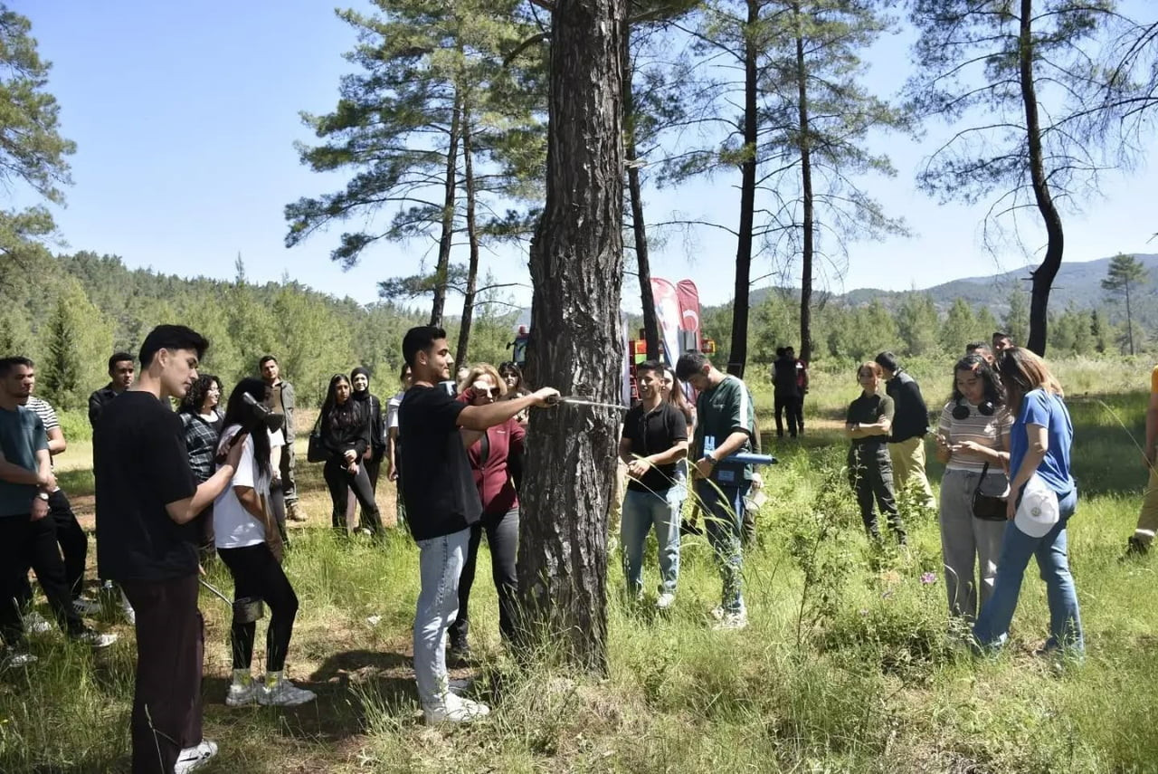 KÖYCEĞİZ’DE YÜKSEKOKUL ÖĞRENCİLERİ SAHADA UYGULAMA YAPTI