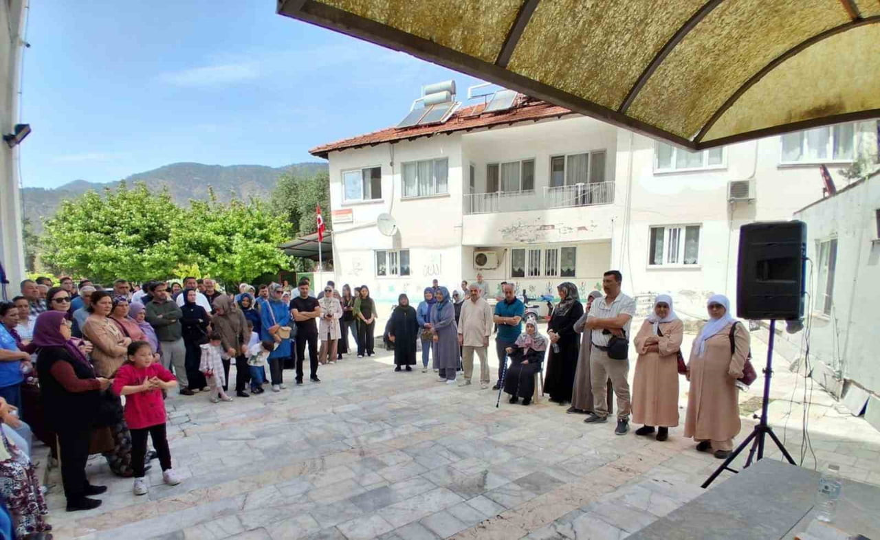 KÖYCEĞİZLİ HACI ADAYLARI DUALARLA UĞURLANDI