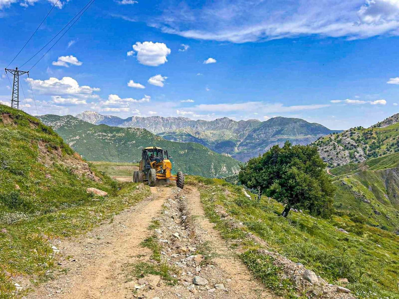 KOZLUK'TA DAĞLAR DİZE GELDİ: SIFIR NOKTASINDAKİ ÜRETİCİYE YOL MÜJDESİ