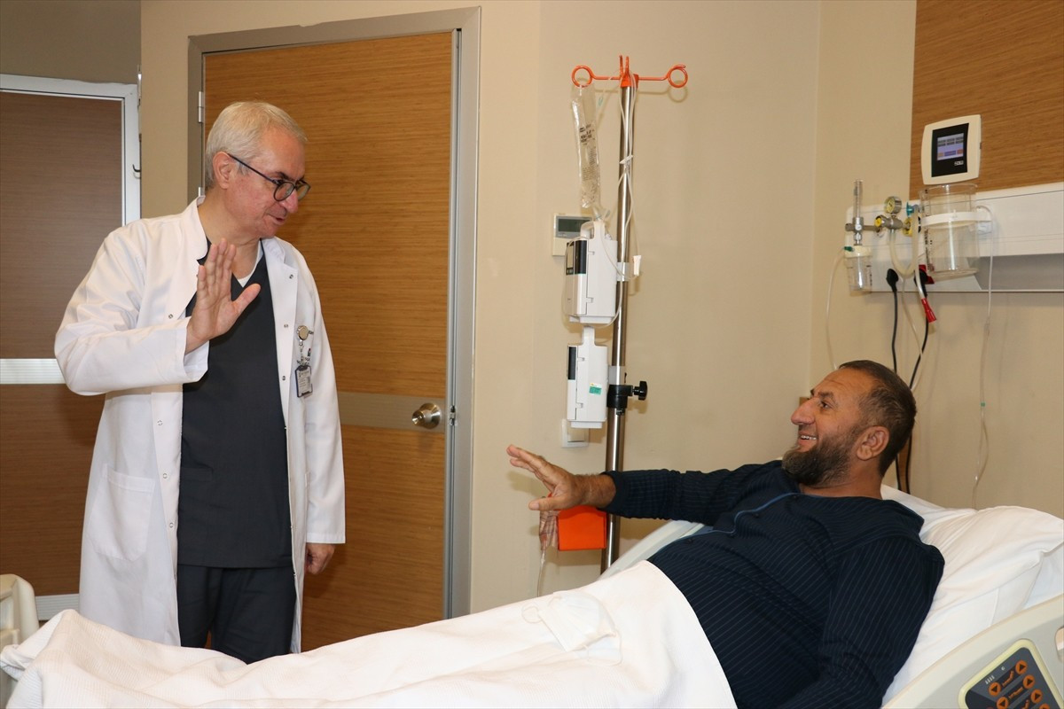 Kronik böbrek yetmezliği nedeniyle 6 yıldır tedavi gören 44 yaşındaki Kazakistanlı iş insanı...