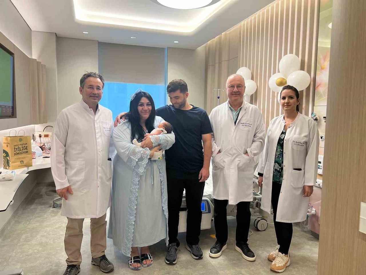 KRONİK HİPERTANSİYON VE RAHMİNDEKİ ÇOK SAYIDA BÜYÜK MİYOM NEDENİYLE YÜKSEK RİSKLİ GEBELİK GEÇİREN...