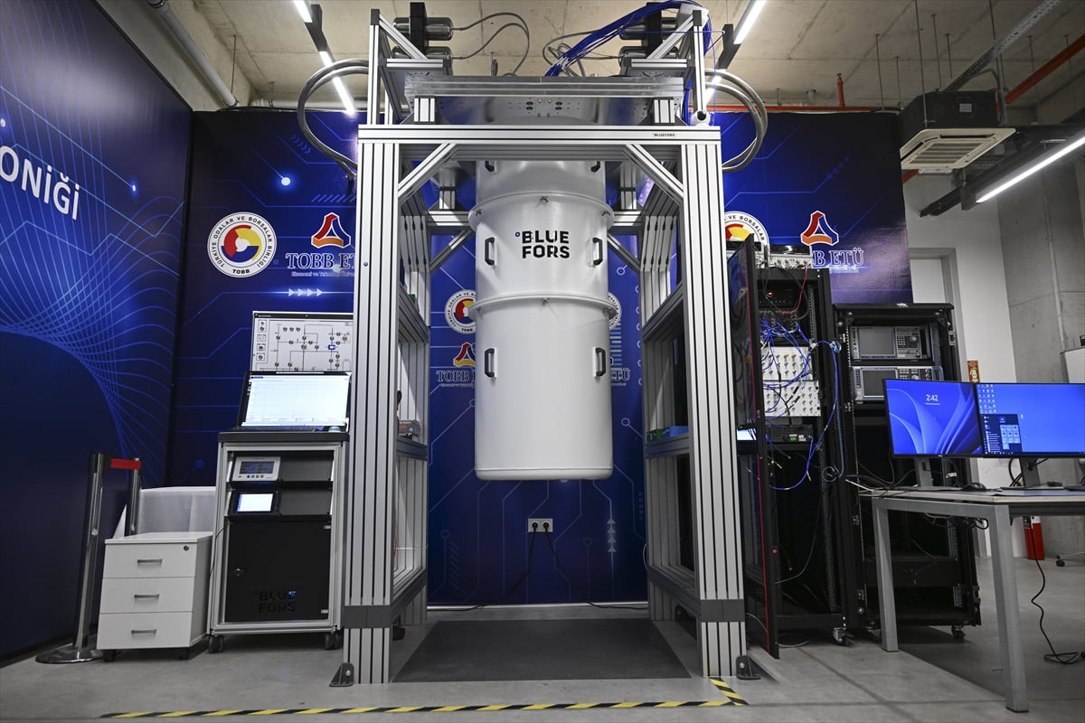 Kuantum bilgisayarların, yenilenebilir enerjinin yaygınlaşmasıyla ortaya çıkan şebeke...