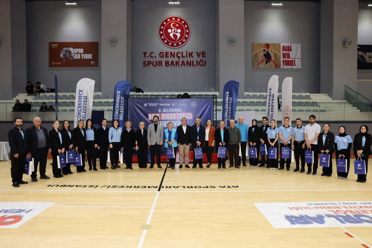 KÜÇÜKÇEKMECE'DE DÜZENLENEN 2. GELENEKSEL AÇIK MASA TENİSİ TURNUVASINDA İLÇE GENELİNDEN 285 SPORCU...