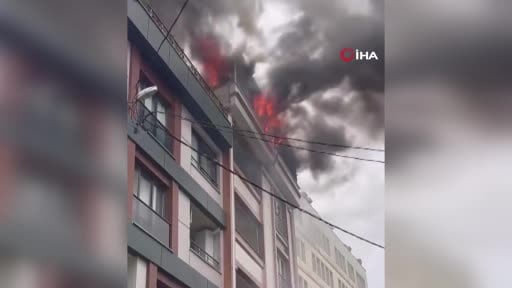 Küçükçekmece’de yangın paniği