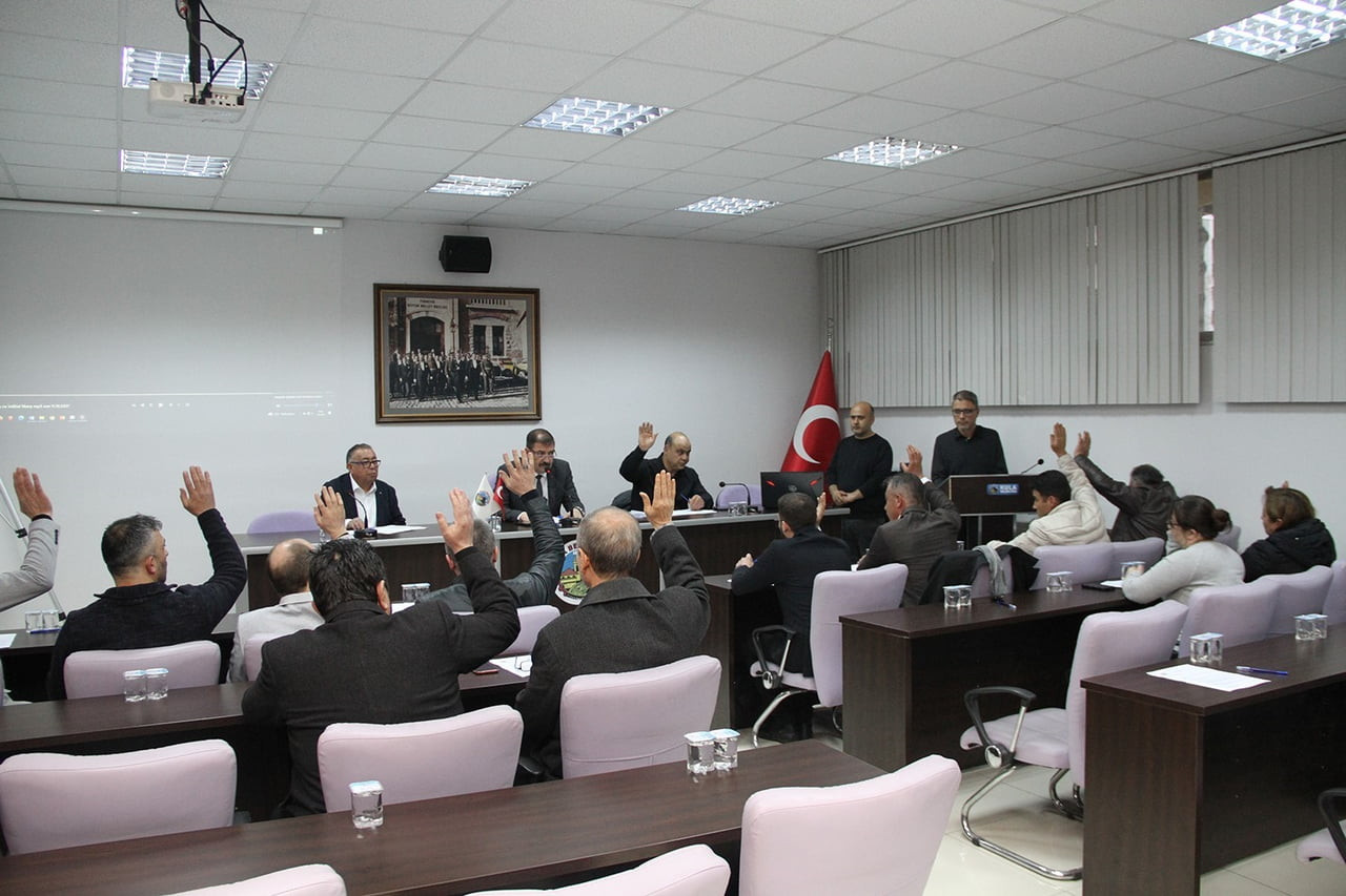 KULA BELEDİYESİ’NİN OLAĞAN MECLİS TOPLANTISINDA GÖRÜŞÜLEN 2025 YILI FAALİYET RAPORU, MECLİS...