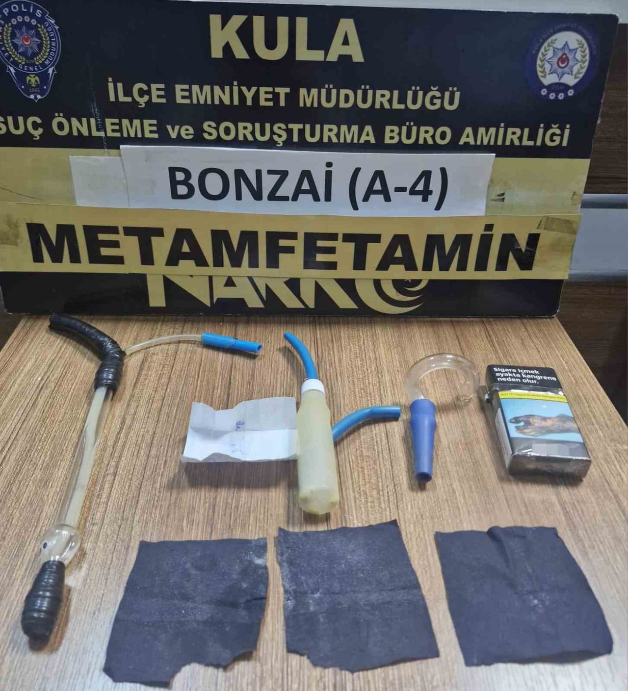 KULA İLÇE EMNİYET MÜDÜRLÜĞÜ EKİPLERİNİN UYUŞTURUCU MADDE TİCARETİ VE KULLANIMINA YÖNELİK YÜRÜTTÜĞÜ...