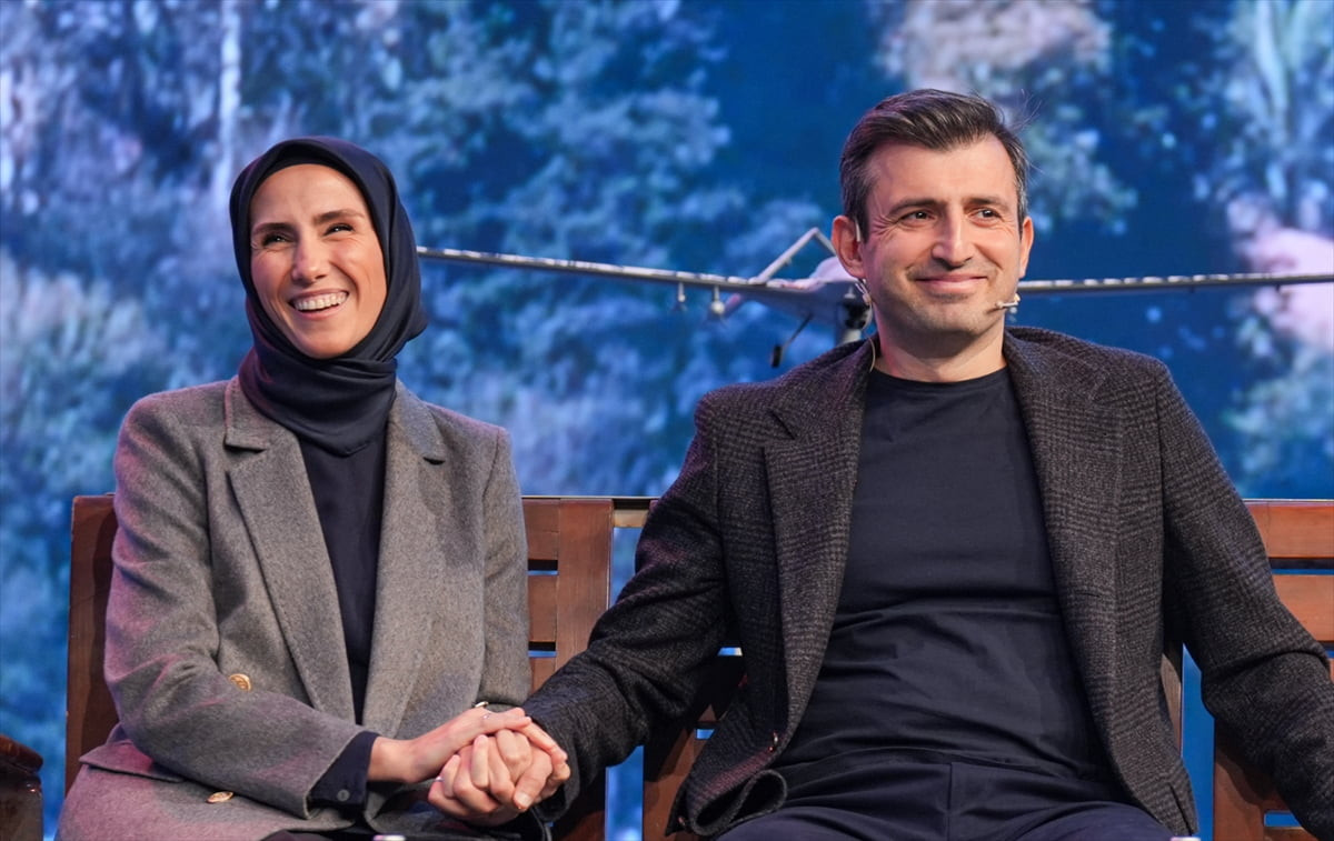 Kültür Medeniyet Vakfı (KÜME) Mütevelli Heyeti Başkanı Selçuk Bayraktar (sağda) ile KÜME Vakfı...