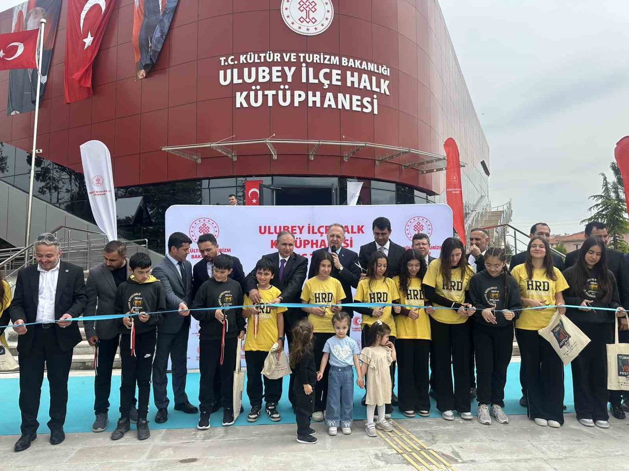 KÜLTÜR VE TURİZM BAKAN YARDIMCISI GÖKHAN YAZGI VE PROTOKOL ÜYELERİ KURDELE KESİMİ