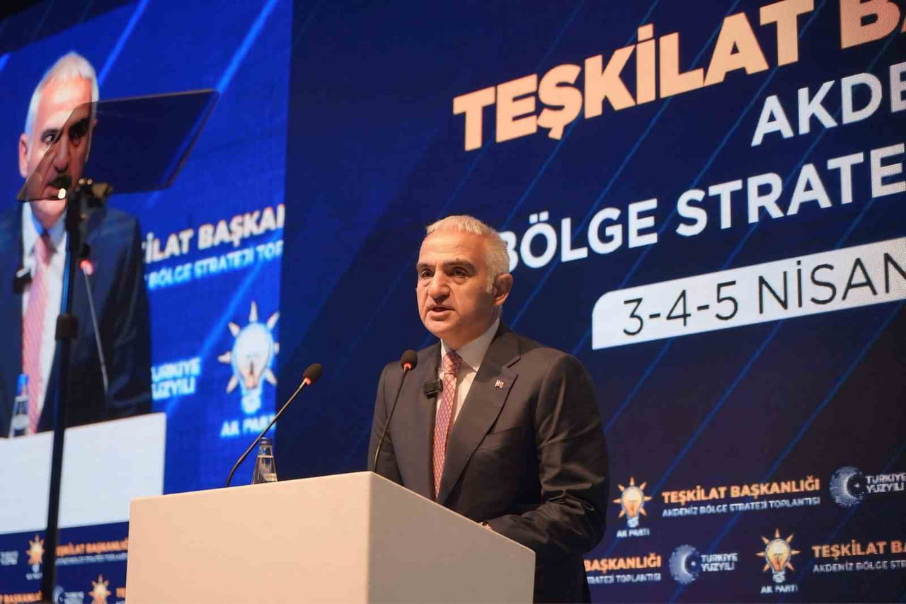 KÜLTÜR VE TURİZM BAKANI MEHMET NURİ ERSOY