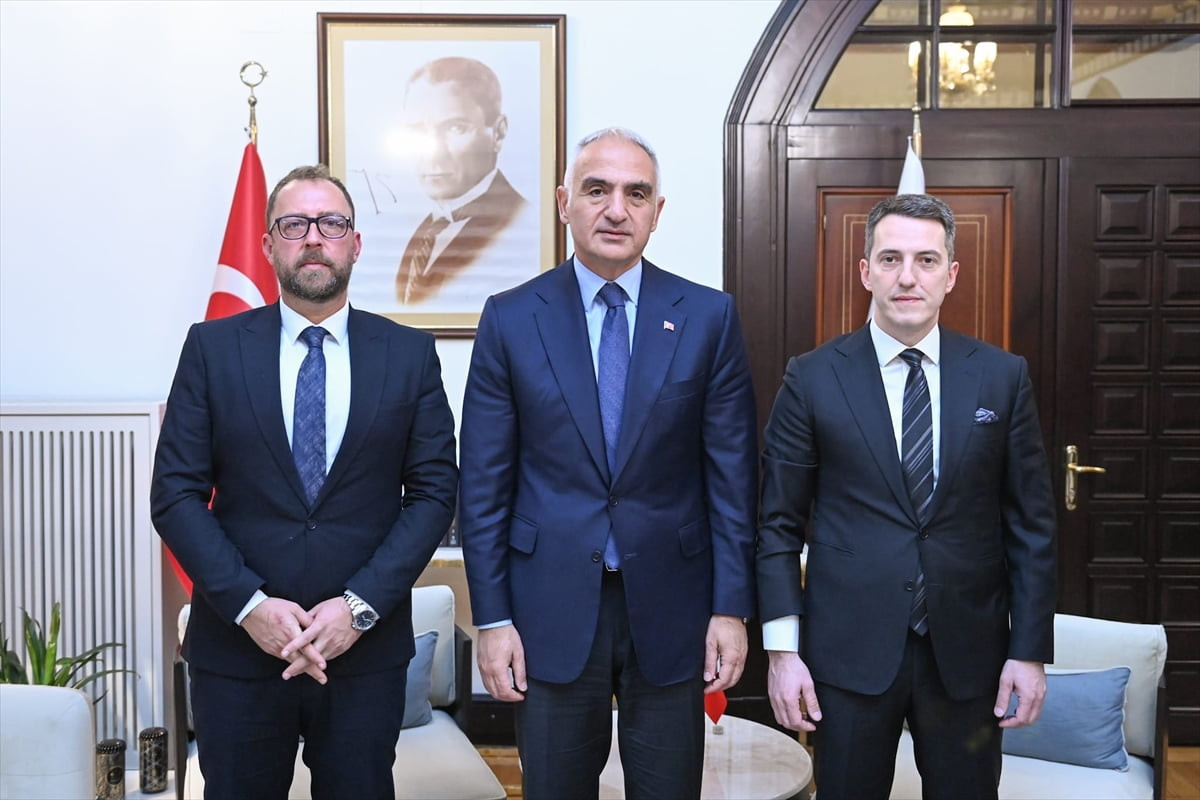 Kültür ve Turizm Bakanı Mehmet Nuri Ersoy (ortada), Kuzey Makedonya Kültür ve Turizm Bakanı Zoran...