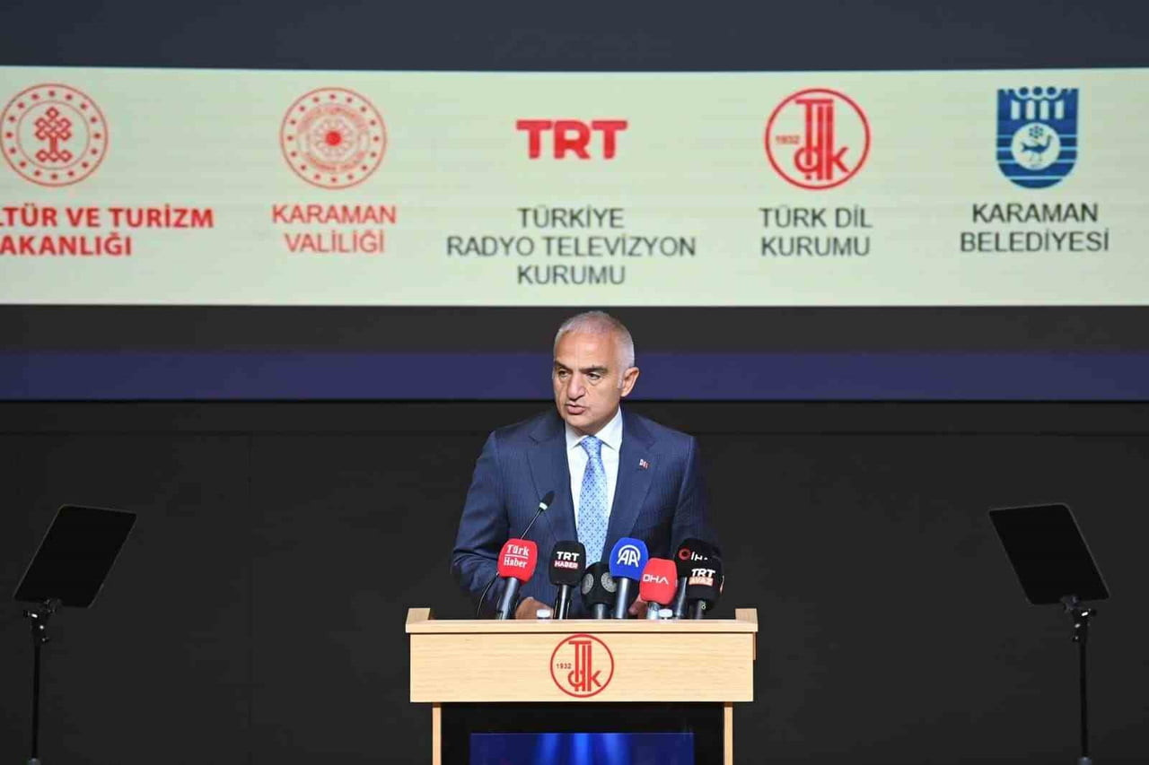 KÜLTÜR VE TURİZM BAKANI MEHMET NURİ ERSOY TÜRKÇE HAKKINDA, "TÜRKÇE, UÇSUZ BUCAKSIZ TÜRKİSTAN...