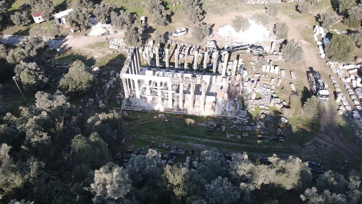 Kültür ve Turizm Bakanlığı tarafından zemin ve dört cephesindeki sütunları kapsamlı restorasyona...