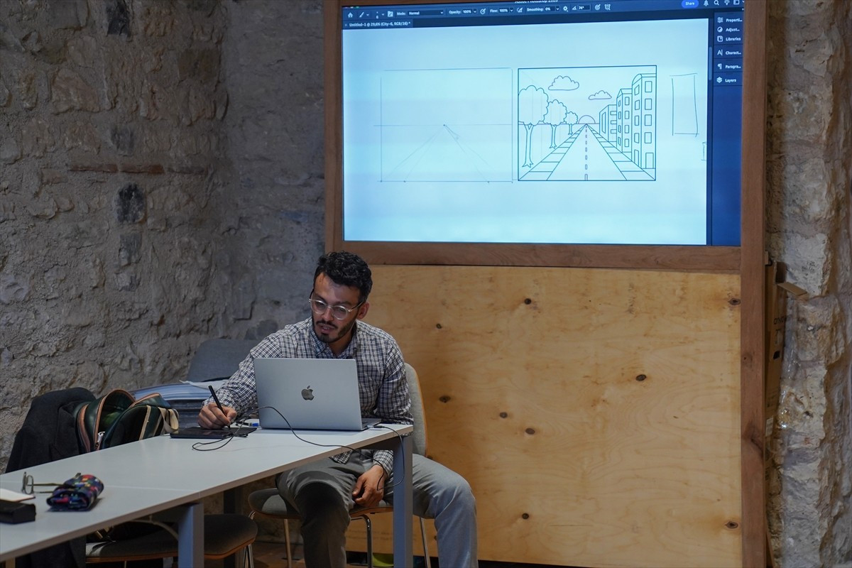 Kültür ve Turizm Bakanlığına bağlı Rami Kütüphanesi, kasım ayı boyunca düzenlenen "Mimari Çizimde...