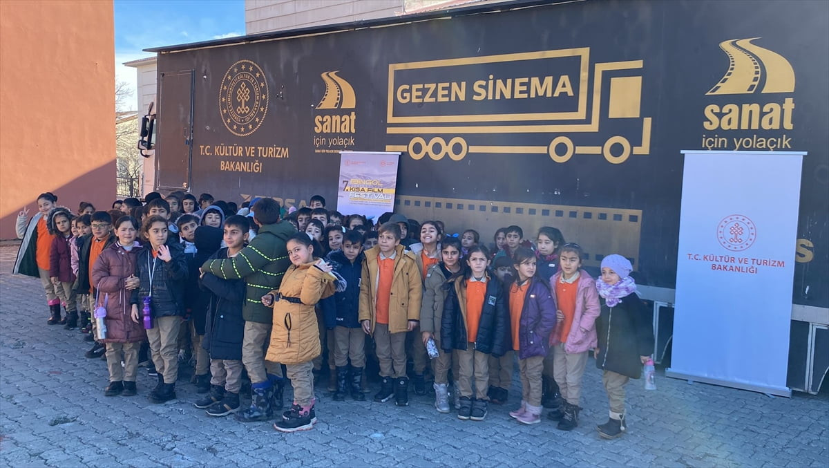 Kültür ve Turizm Bakanlığının himayesinde Bingöl Valiliği ve Belediyesinin katkılarıyla düzenlenen...