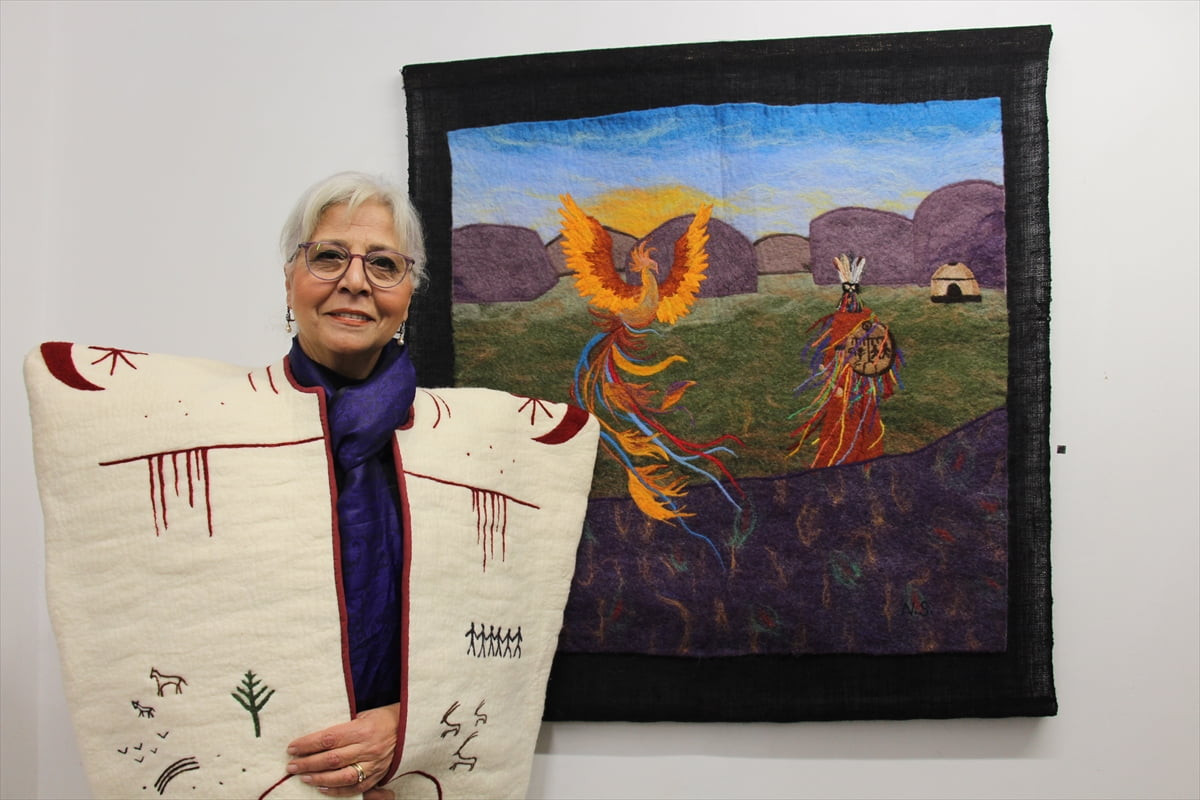 Kültür ve Turizm Bakanlığının keçe sanatçısı Nur Sağlamer'in, Ön Türklerin kaya resimlerinden yola...