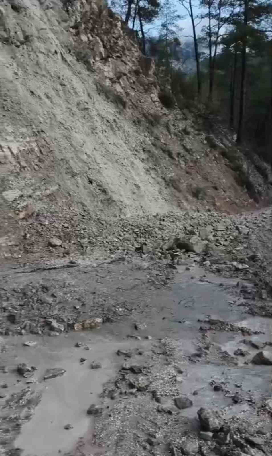 KUMLUCA İLÇESİNE BAĞLI KARACAÖREN MAHALLESİ BAŞALAN MEVKİİNDE MEYDANA GELEN HEYELAN NEDENİYLE...