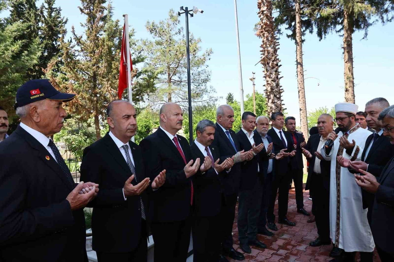 KURBAN BAYRAMI ARİFESİ DOLAYISIYLA ADIYAMAN’DA ŞEHİTLİK ZİYARET EDİLDİ.