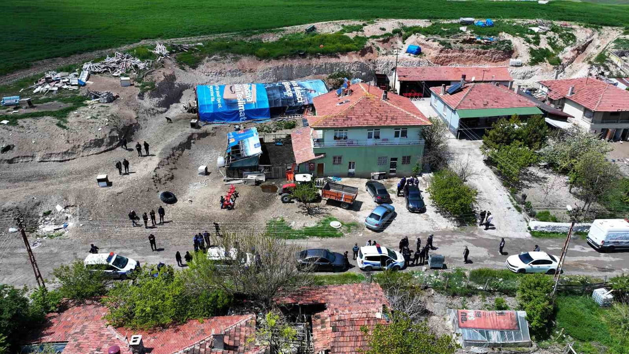 KURBAN BAYRAMI ÖNCESİNDE DENETİMLERİNİ GENİŞLETEN SİNCAN BELEDİYESİ, RUHSATSIZ HAYVANCILIK...
