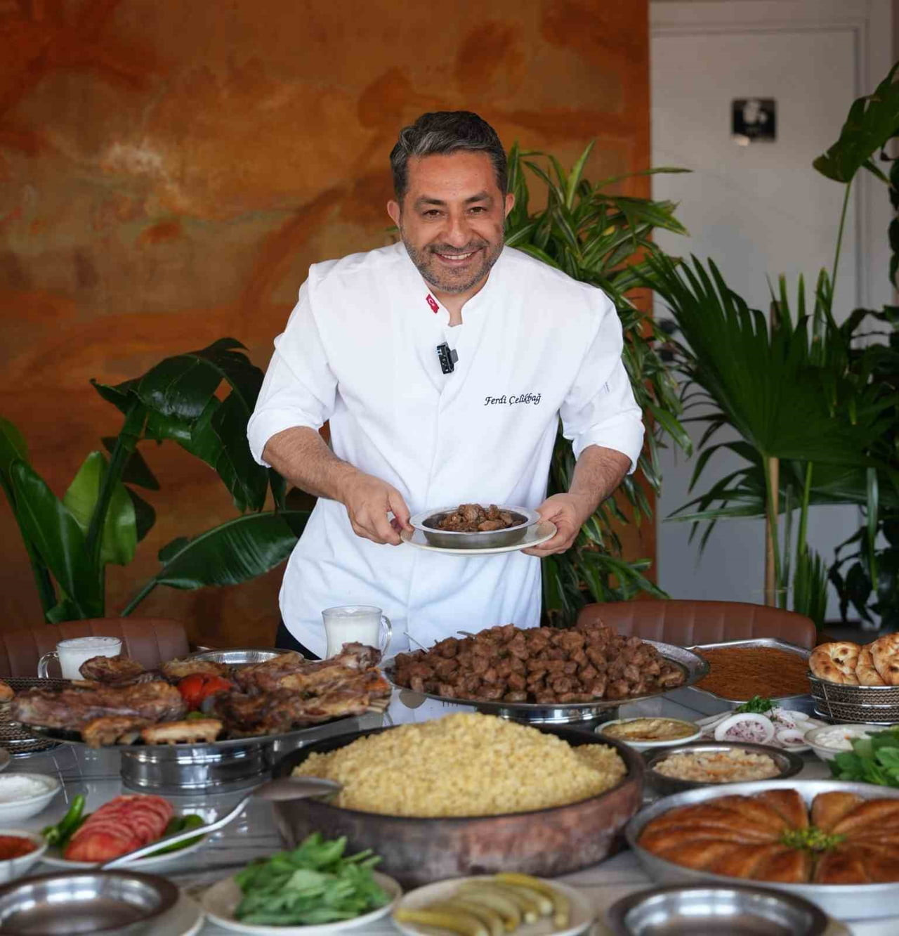 KURBAN BAYRAMI ÖNCESİNDE KURBAN ETİNİN HAZIRLANMA SÜRECİNE İLİŞKİN BİLGİ VEREN RESTORAN...