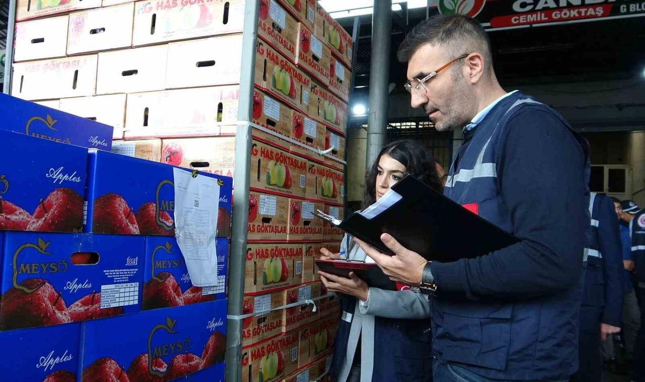 KURBAN BAYRAMI ÖNCESİNDE MERSİN’DE SEBZE VE MEYVE HALİNDE DENETİMLER SIKLAŞTIRILDI.